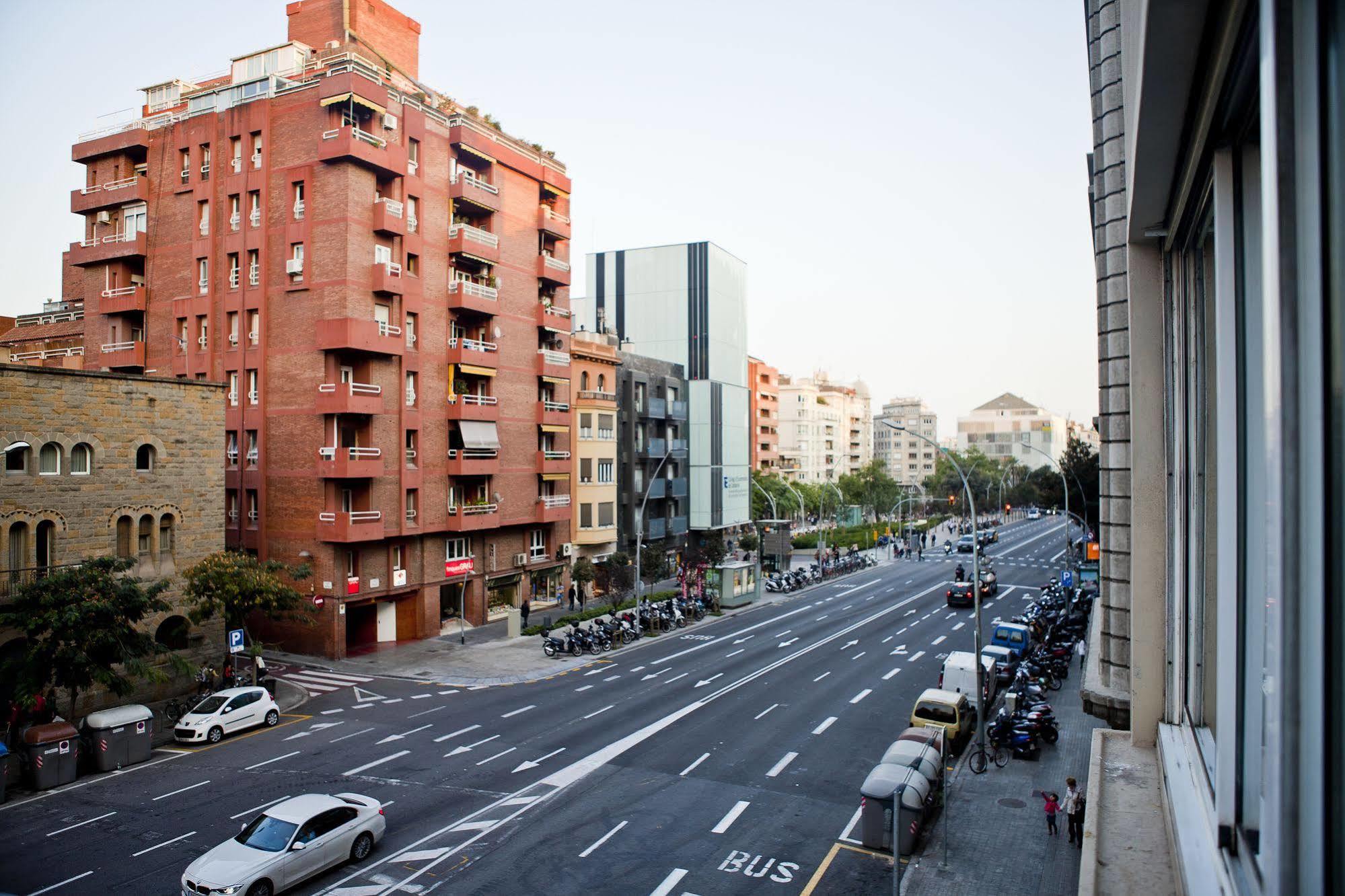 Blue Barcelona Panzió Kültér fotó